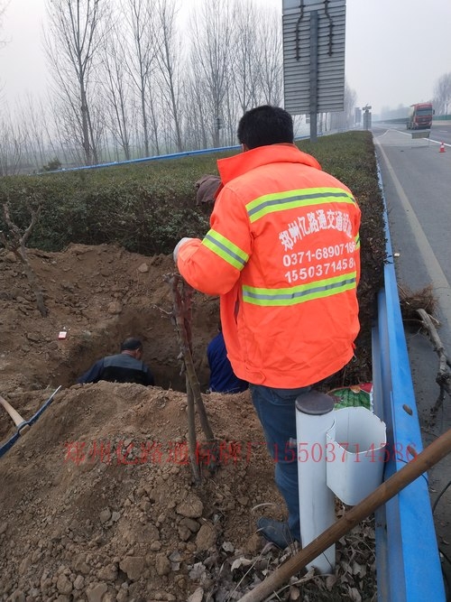 徐州徐州高速公路标志牌基础施工案例